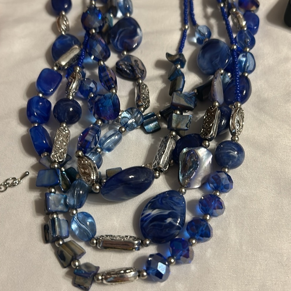Multi-strand necklace with layered effect with other Costume Type Jewelry Lot #4 - Picture 5 of 8
